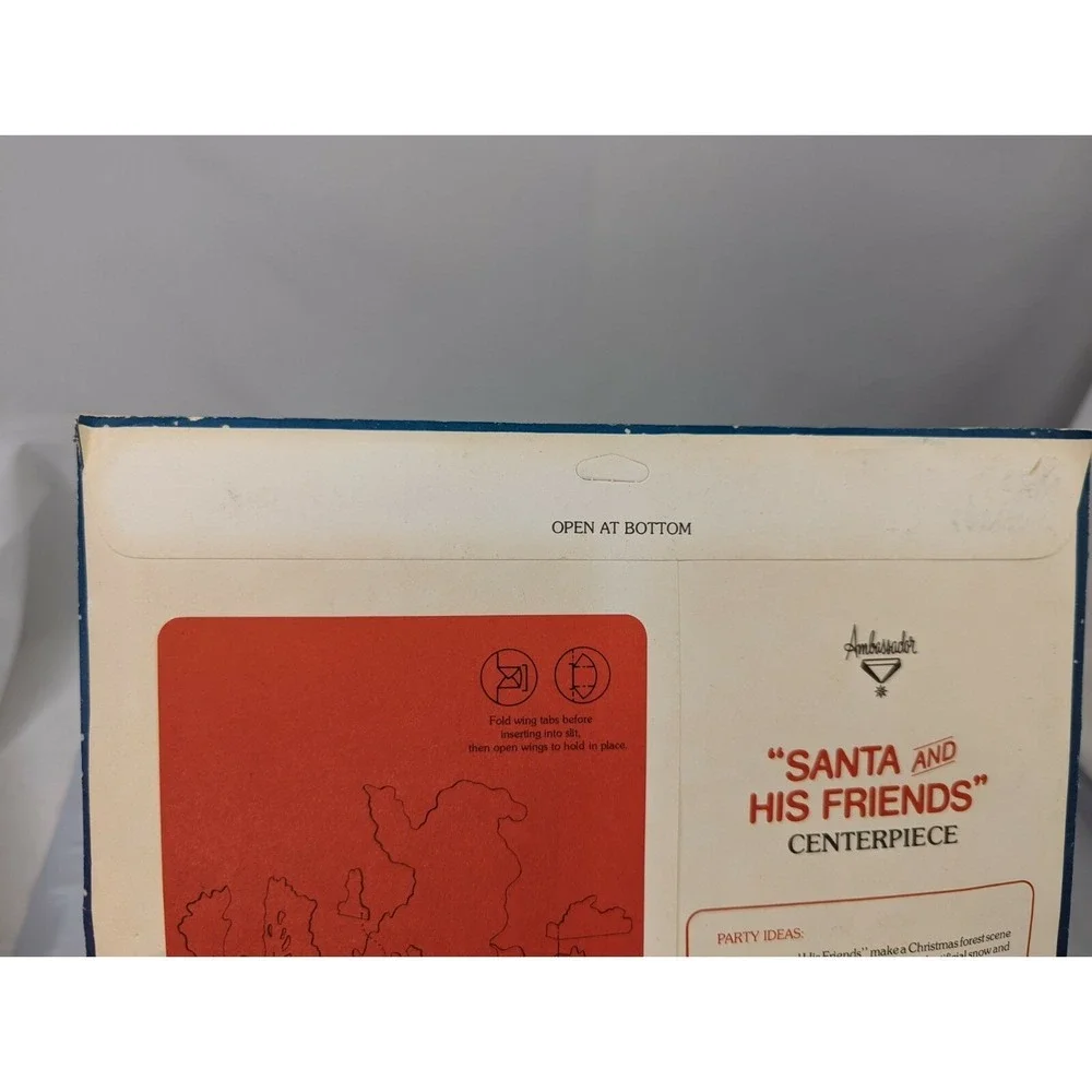 Hallmark Santa Claus His Friends Art‎ Tissue Centerpiece